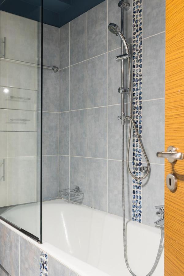 Athenian Stylish 2 Bdrm Apartment Atenas Exterior foto